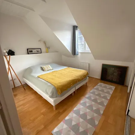 Historic Center Charming Duplex With Garage شقة